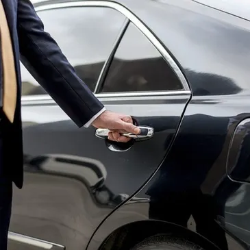 Book Your Luxury Limousine in Toronto